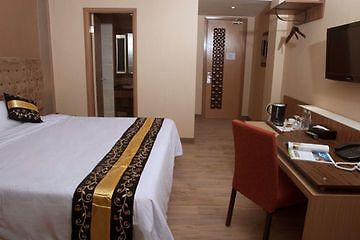 Rivavi Kuta Beach Hotel Легиан Екстериор снимка